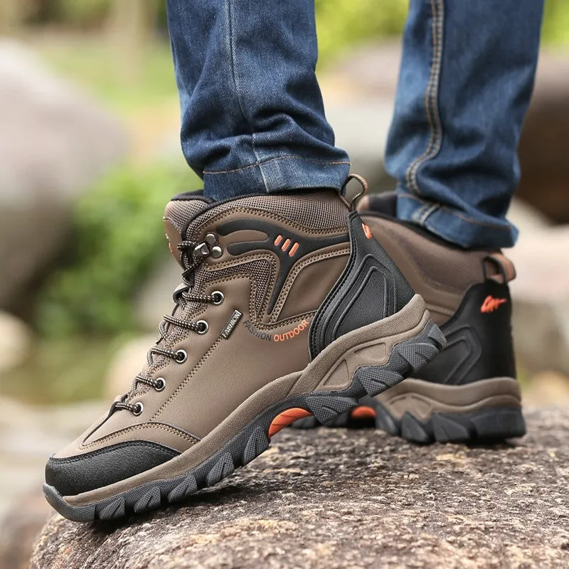 Man's outdoor athletic stable anti-skid hiking high top boots