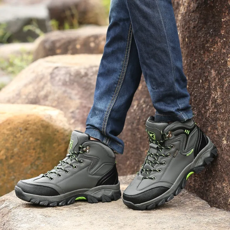 Man's outdoor athletic stable anti-skid hiking high top boots