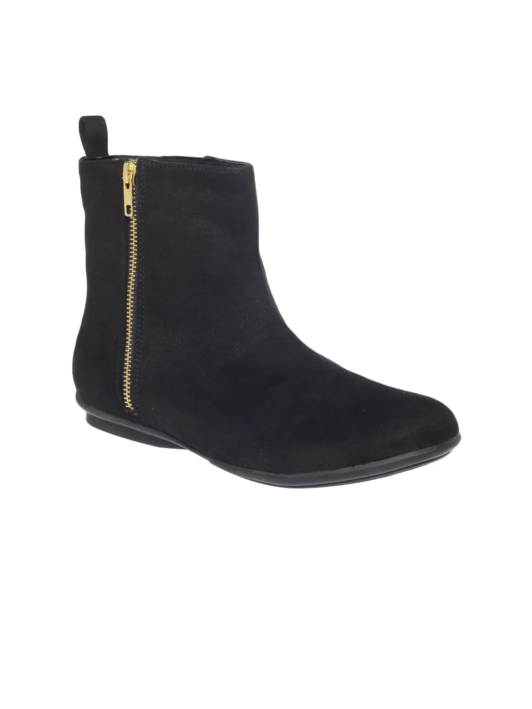 Svelte Black Boots