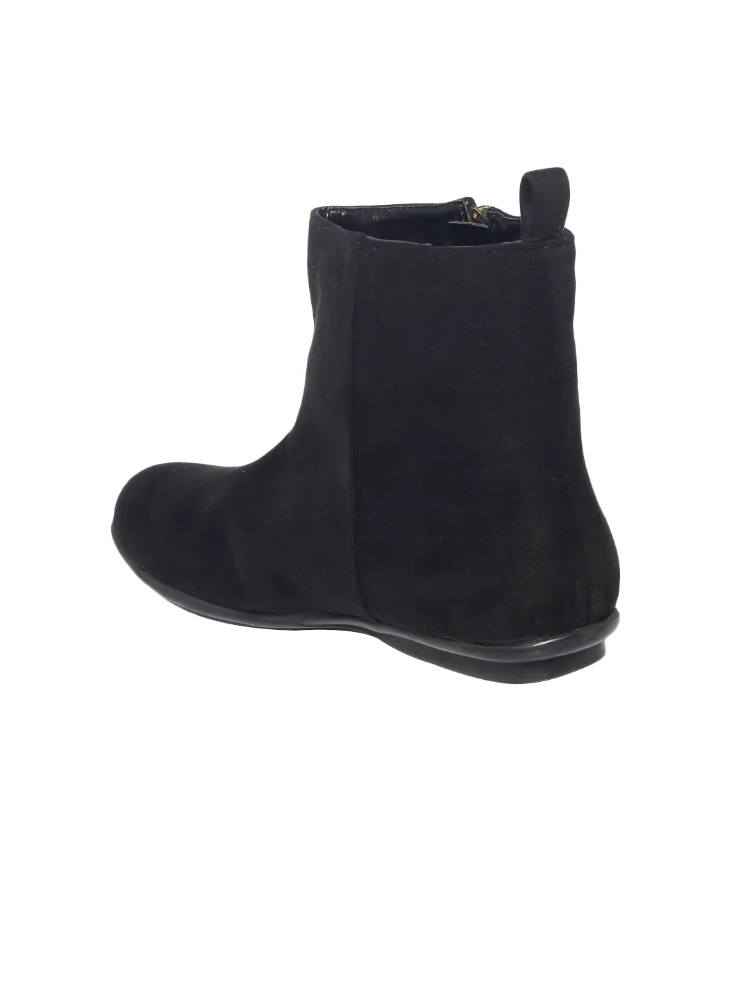 Svelte Black Boots